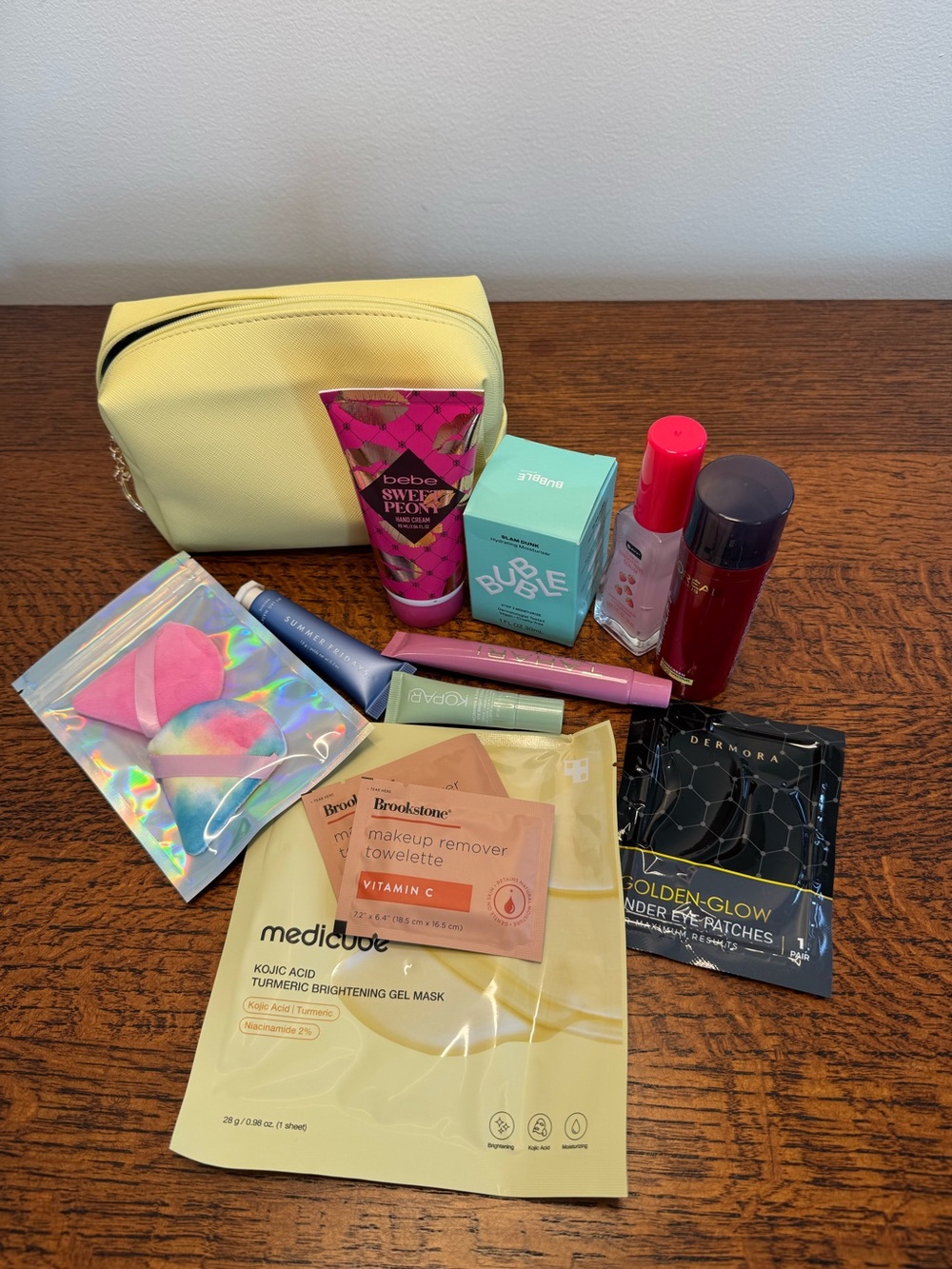 Make-Up Bag Stuffed/Pregnant with Beauty Items